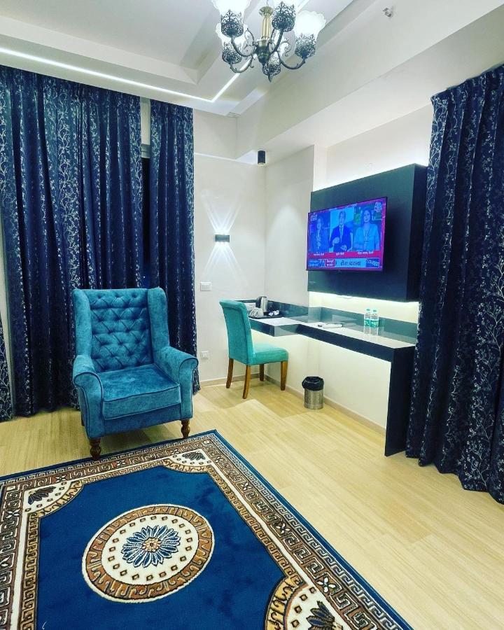 Апарт отель Neel Skye - Couple Friendly - Dlf My Pad, Gomtinagar , Лакхнау Экстерьер фото