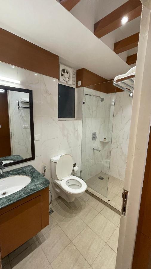 Апарт отель Neel Skye - Couple Friendly - Dlf My Pad, Gomtinagar , Лакхнау Экстерьер фото