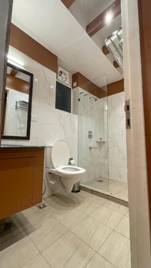 Апарт отель Neel Skye - Couple Friendly - Dlf My Pad, Gomtinagar , Лакхнау Экстерьер фото